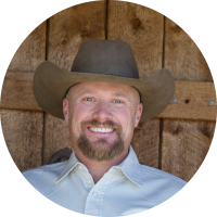 aj han smith owner and wrangler at rusty spurr ranch