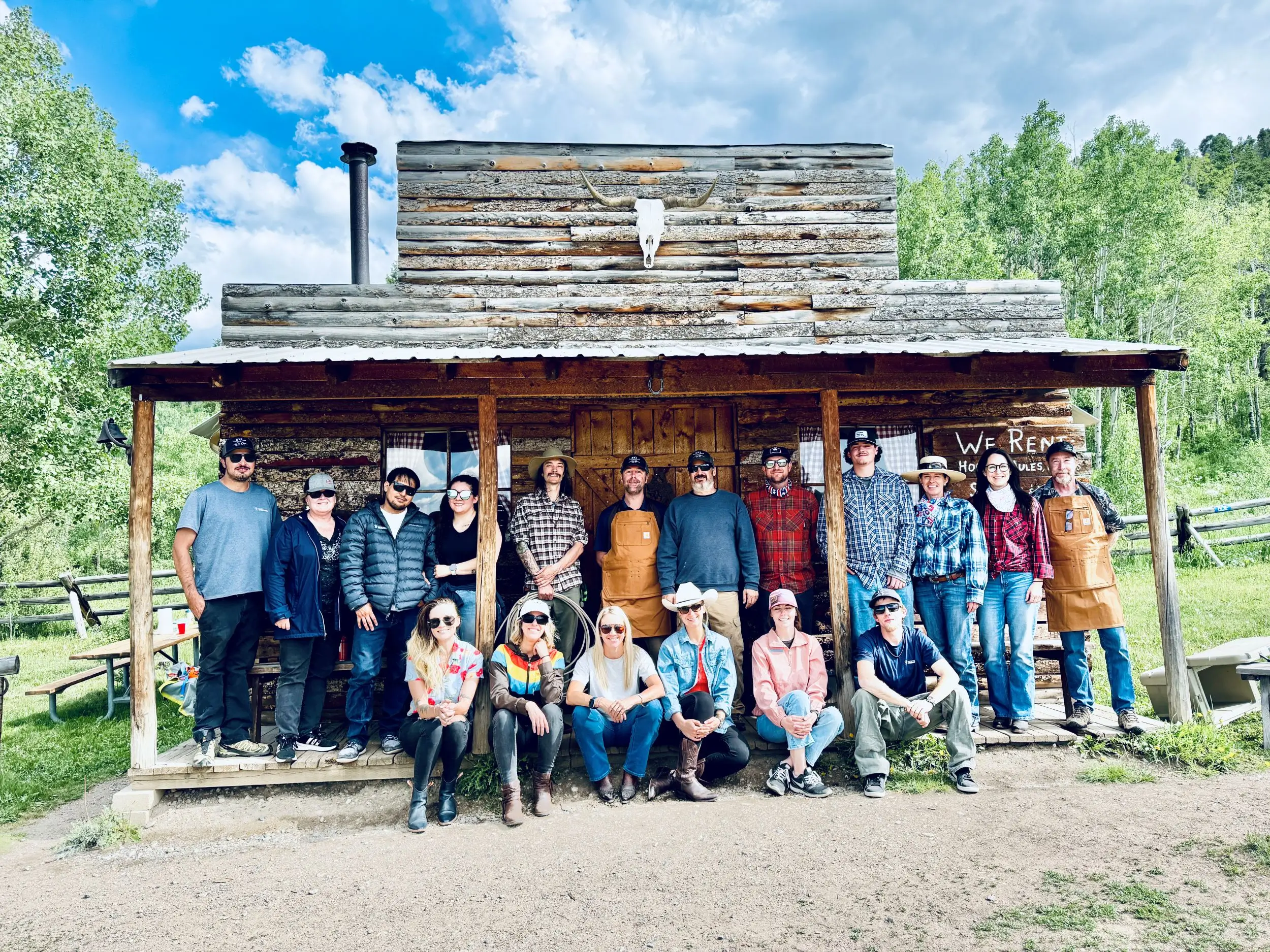 group horseback trail riding in colorado